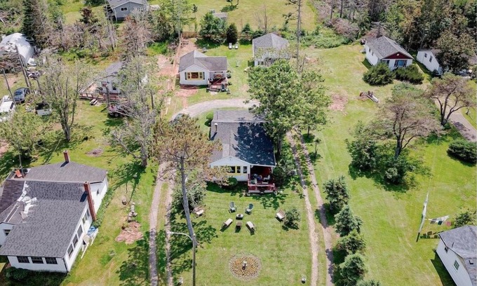 Stanhope Cottage | Pine Cottages: Family-Friendly Retreat with Kitchen Amenities