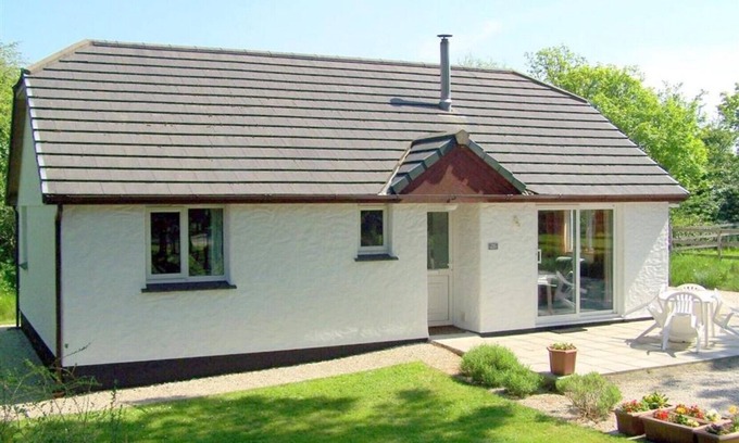 Goonhavern Cottage | Explore Pine Croft in Goonhaven Among Lush Gardens