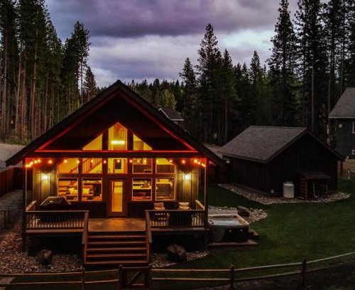 Ronald House | Scenic Pine Forest Escape with Game Room and Hot Tub