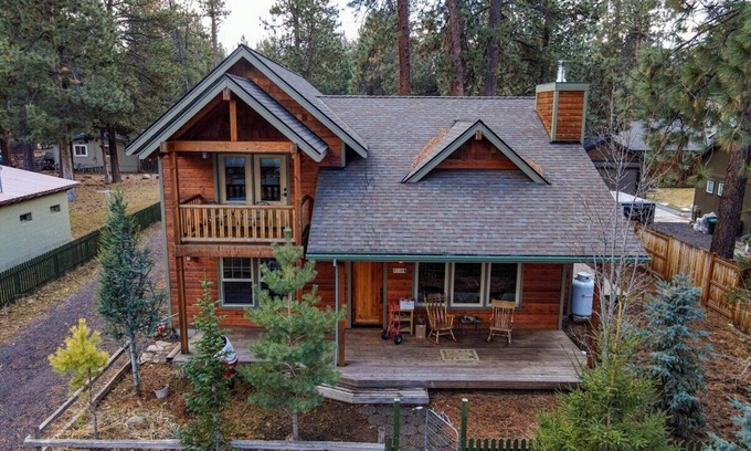 Sisters House | Ideal Pine Grove Home: Family-Friendly with Breakfast Included