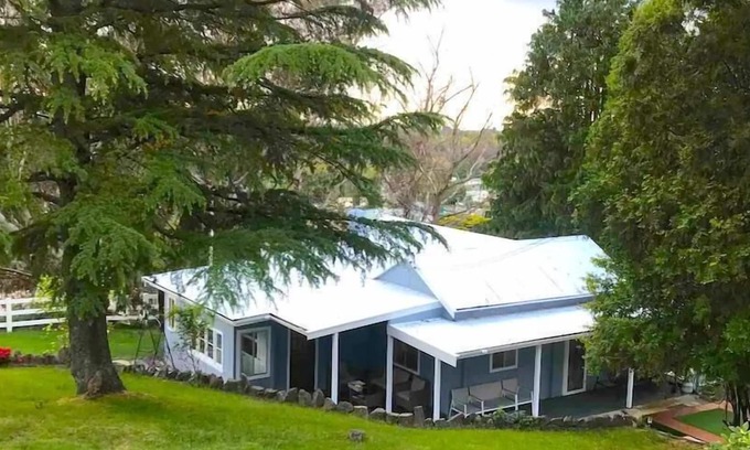 Katoomba Cottage | Pine Hill Cottage - Cozy Retreat Near Katoomba Village