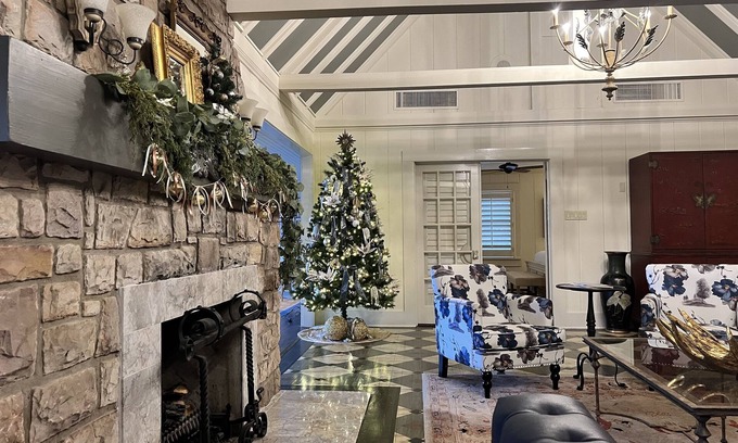 Lake Hamilton House | Unforgettable Stay at Pine Hill Estates with Private Docks