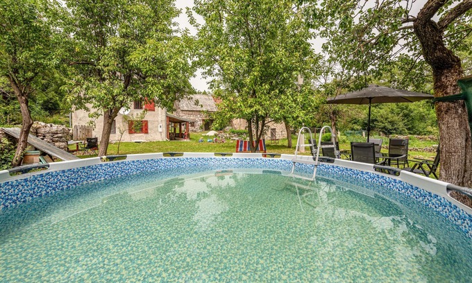 Municipality of Gracac House | Tranquil Countryside Retreat with Spa and Hot Tub Access