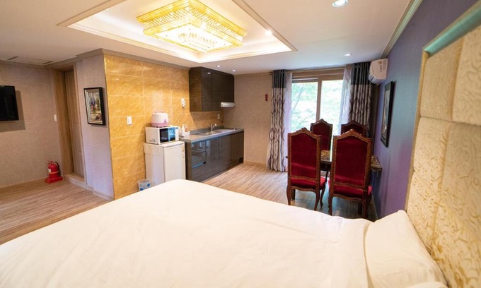 Gangneung House | Discover Pine Hill Pension: Family-Friendly with Pool & Breakfast