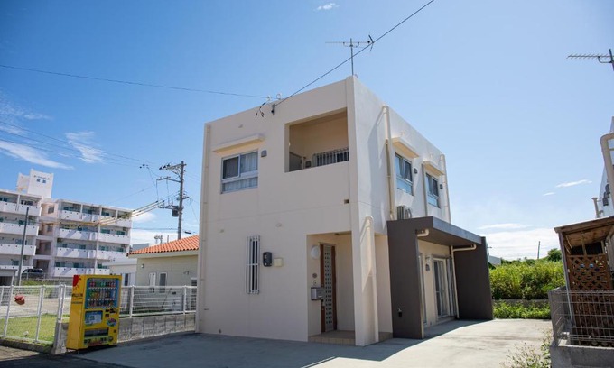 Taketomi-jima Taketomi-cho House | Pet-Friendly Pine House in Ishigaki - Rated 8.2/10