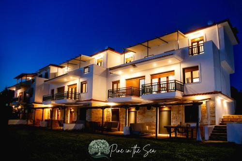 Elia Apartment | Pet-Friendly Retreat at Pine in the Sea, Nikiti-Sithonia