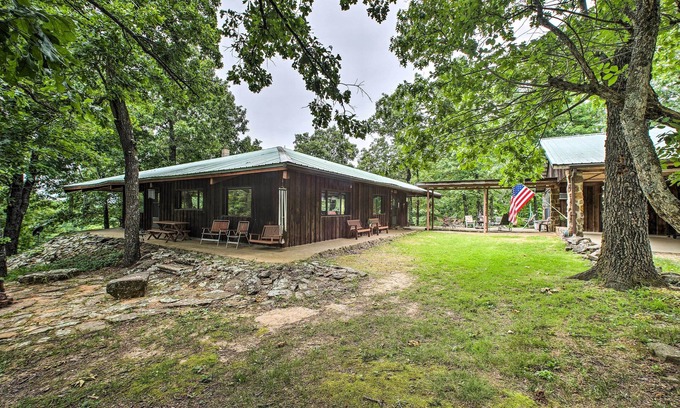 Compton House | Experience Pine Lodge Cabin Amidst 450 Acres of Nature