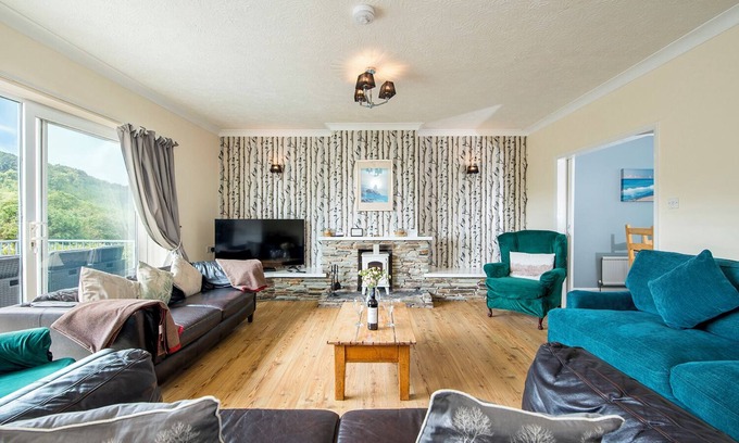 Wiseman's Bridge House | Family-Friendly Pine Lodge in Pembrokeshire, Sleeps 12