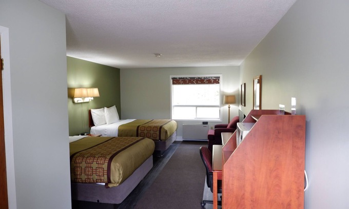 Laurentian Hills Hotel | Discover Pine Motel: Family-Friendly with Breakfast Included