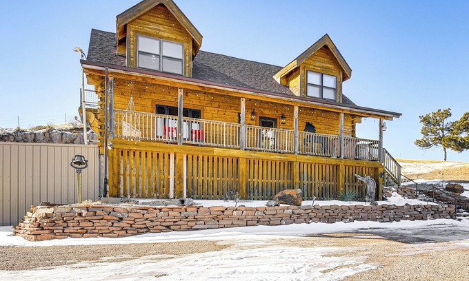 Dawes County House | Pine Ridge Cabin on 62 Acres: Hot Tub & Views!