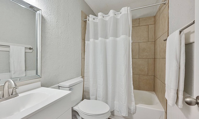 College Station Apartment | Pet Friendly Pine Ridge sQuad - 2BR Near A&M University