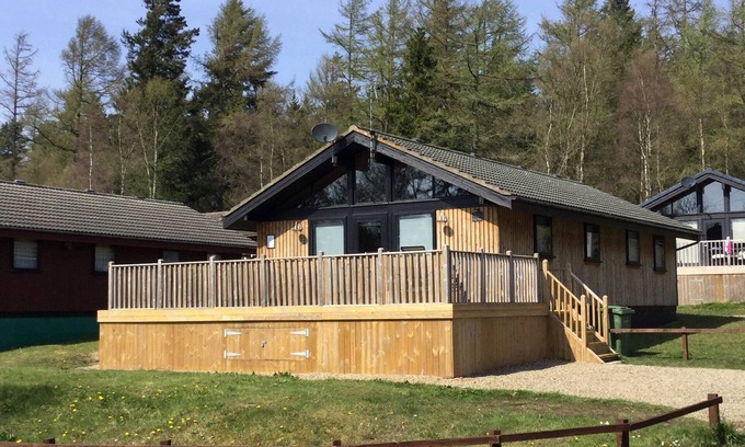 Hallington Cabin | Secluded Pine Tree Retreat: Pet-Friendly with Hot Tub