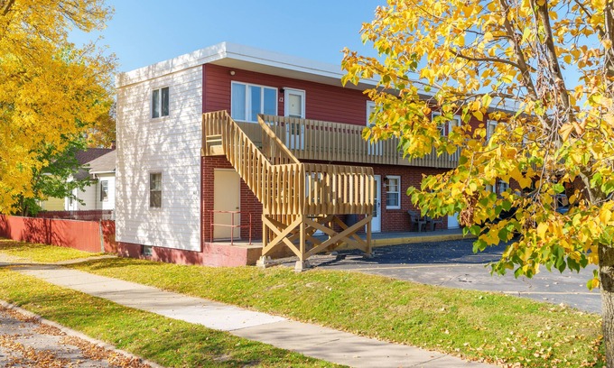 Virginia Hotel | Discover Comfort at Pine View Inn with Pool & Spa Access