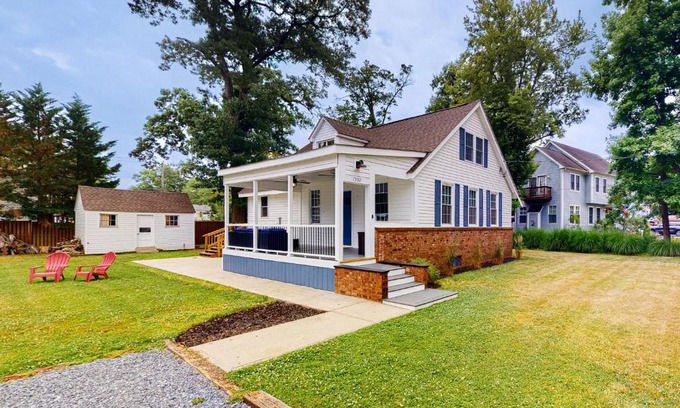 Edgewater House | Inviting Pine Whiff Beach House - Family-Friendly Getaway
