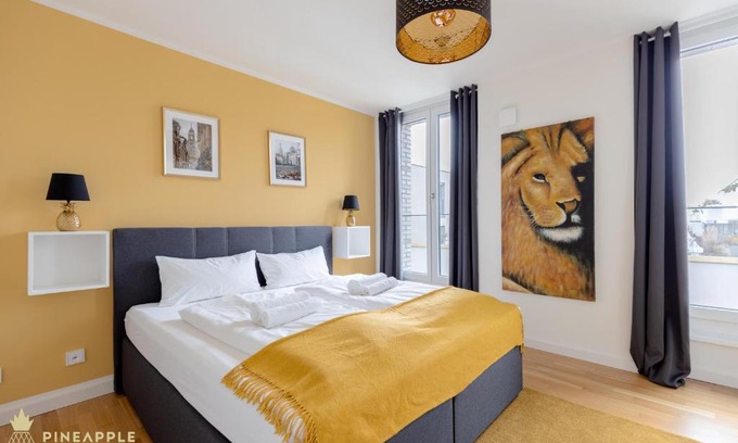 Innere Vorstadt Apartment | Elegant Pineapple Apartments in Dresden Altstadt - Perfect for Families