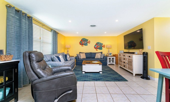 Englewood Villa | Beachside Bliss: Pineapple Express with Ocean Views