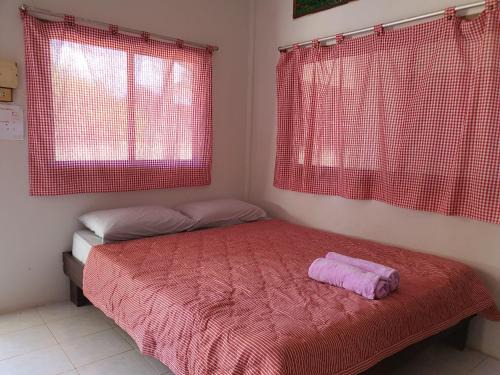 Sam Roi Yot Hotel | Cozy Pineapple Resort with Oceanfront Views for Families