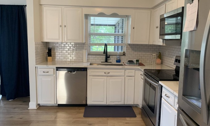 Largo House | Discover Pinebrook Paradise: Family-Friendly 3-Bedroom Retreat