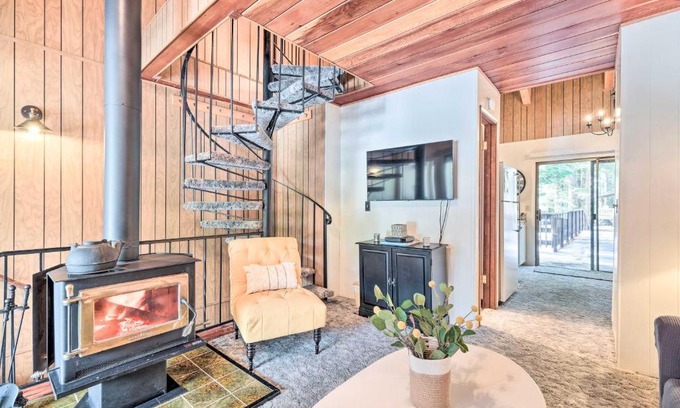Pinecrest House | Cozy Pinecrest Retreat with Fireplace & Pet-Friendly Perks