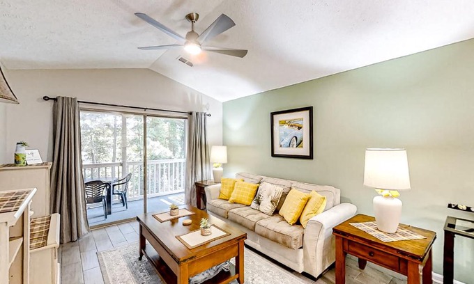 Pawleys Island Apartment | Top-Rated Pinehurst Condos with Pool & Hot Tub Access