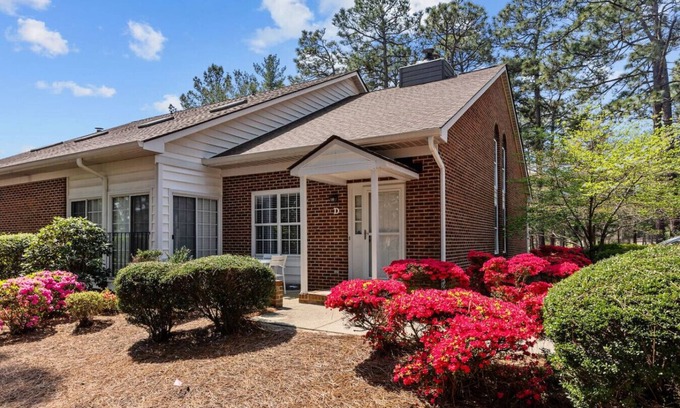 Pinehurst House | Pinehurst Manor 2BR Townhome