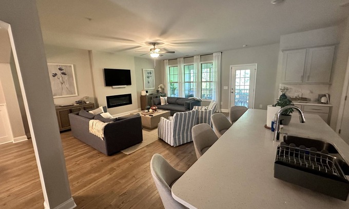 Pinehurst House | Modern Townhome Retreat Near U.S. Open with Premium Amenities