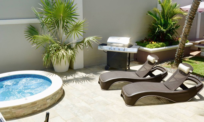 Arouca Apartment | PineRidge Hideaway: Cozy 1 Bedroom with Private Pool