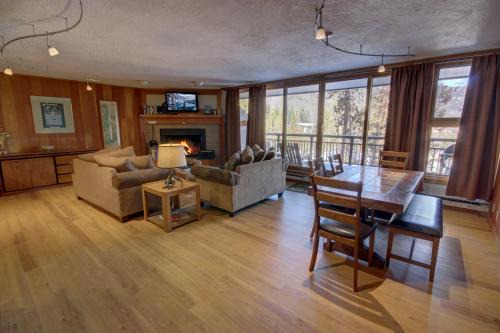 Keystone House | Guest Rated 10/10: Pines 2074 with Private Pool & Hot Tub