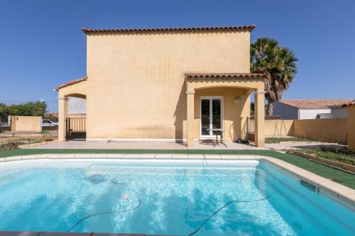 Pinet Apartment | Serene Pinet Retreat with Ocean Views and Pool Access
