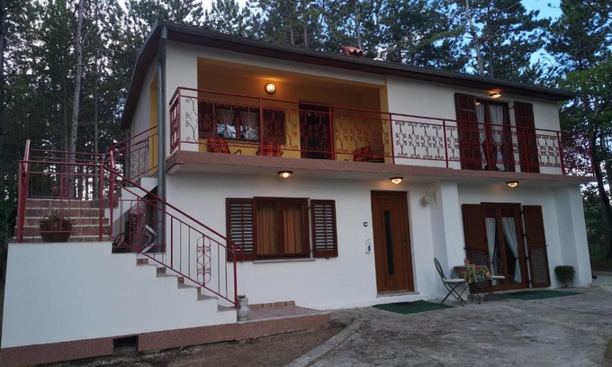 Socerga House | Pet-Friendly Retreat at Pineta - Rated 9.5/10 by Guests