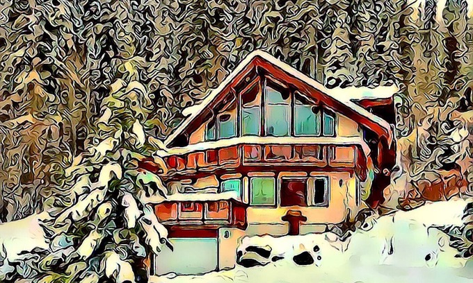Sunburst Estates Ski Chalet | Pinetree Chalet: Cozy Retreat with Ski-In Access & Hot Tub