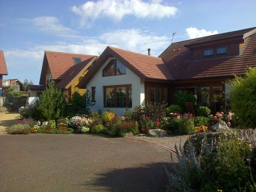 Woodhorn House | Exceptional Stay at Pinetree Lodge Druridge Bay - Rated 10/10