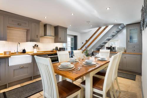 Low Newton House | Cozy Pinewood Cottage: Guest Rated 9.3, Pet Friendly Stay