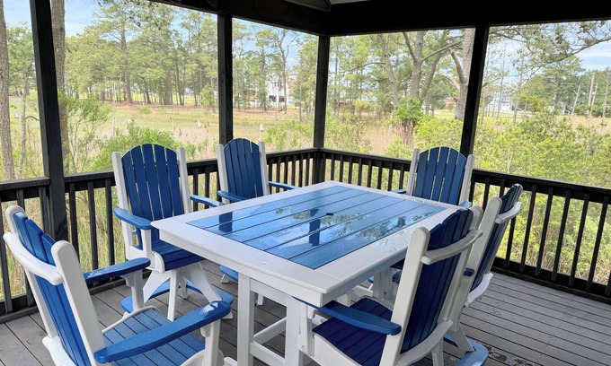 Piney Island House | Piney Island Getaway: 3BR Waterview Home with SC Porch