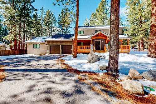 Incline Village House | Experience Family-Friendly Comfort at Piney Way Hotel
