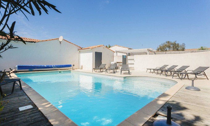 Le Bois-Plage-en-Re House | Pingette 4: Comfort House Île de Ré - Pool, South Terrace & Modern Amenities