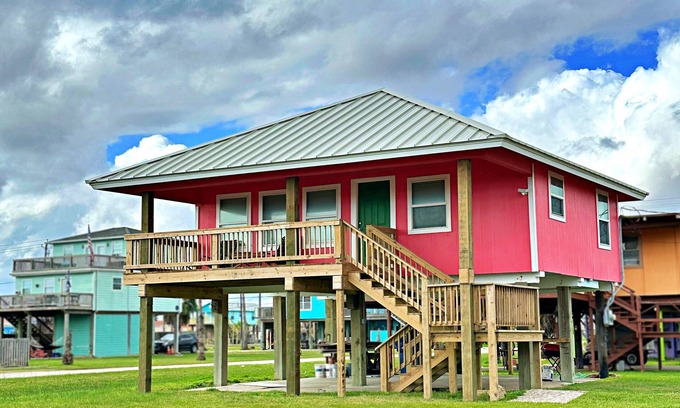 Surfside Beach House | Relax at Pink Flamingo: Pet-Friendly Retreat with Spa & Breakfast