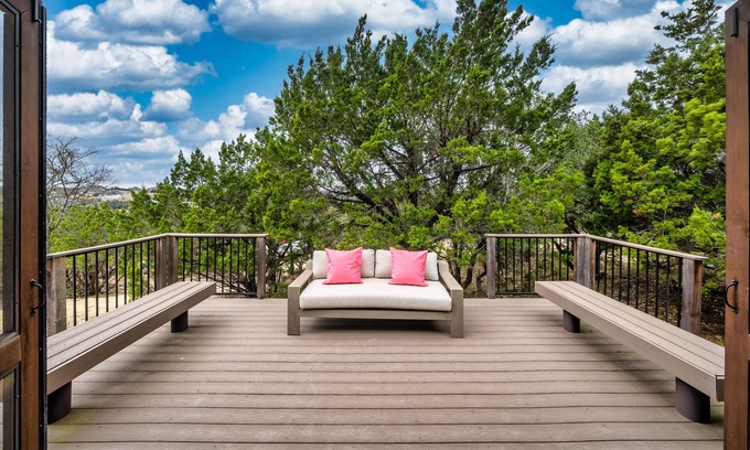 Austin House | Paradise Awaits: Heated Pool, Spa & 10/10 Guest Rating