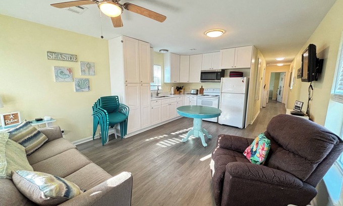 Golden Meadow Cottage | Waterside Retreat: Rusty's Cottage with Boat Access