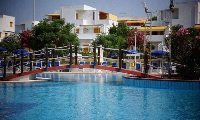 Santa Domenica Apartment | Oceanfront Apartment with Sea View Near Le Castella