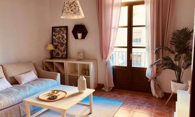 Old Town Apartment | Picturesque Apartment with Cathedral Views in Tarragona