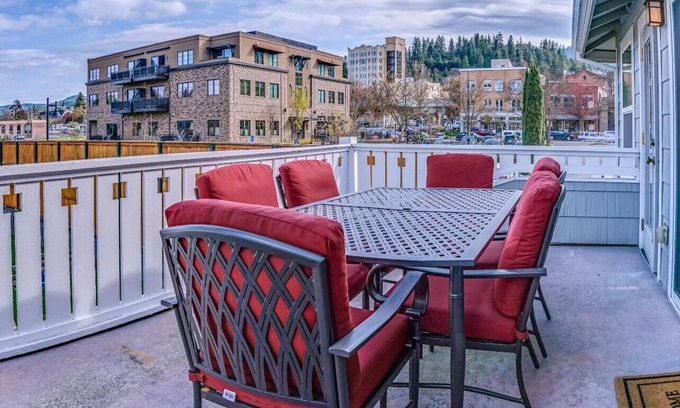 Ashland Apartment | Spacious Pioneer Mega 3 Homes with Family-Friendly Amenities
