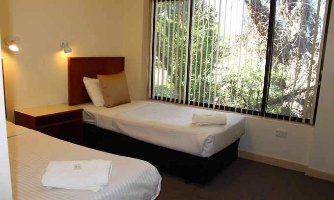Faulconbridge Hotel | Welcoming Pioneer Way Motel: Family-Friendly with Breakfast