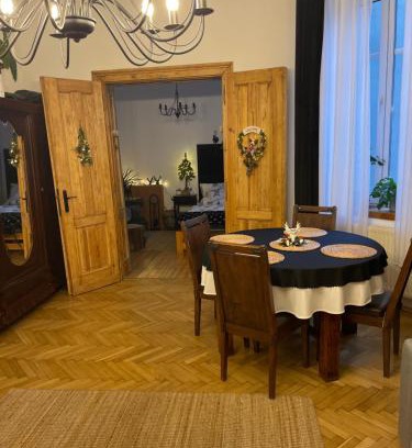 Srodmiescie Apartment | Guest Rated 9.8 - Piotrkowska2828 Apartment for Families