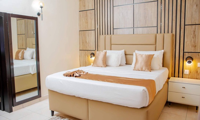 Port Harcourt Hotel | Discover Pious Court: Family-Friendly with Delightful Dining