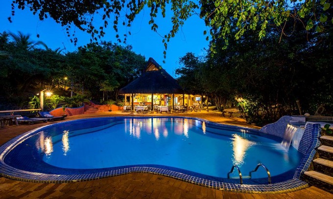 Pipa Hotel | Idyllic Pipa Selfness: Oceanfront Pool & Spa Retreat