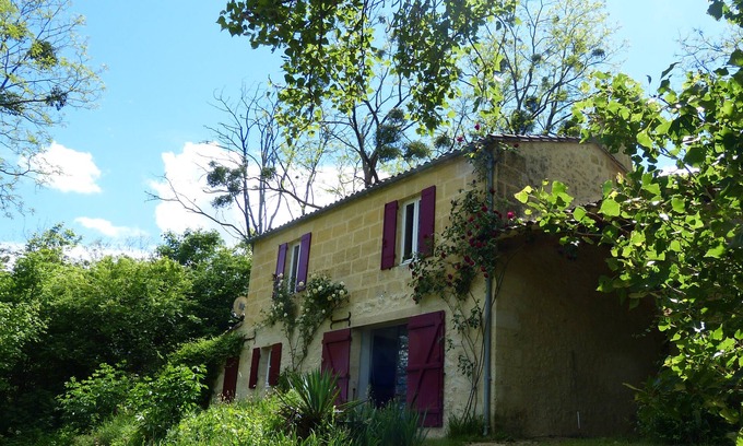 Saint-Philippe-dAiguille House | Tranquil PIQUEROQUE: Your Retreat Amidst Nature's Beauty