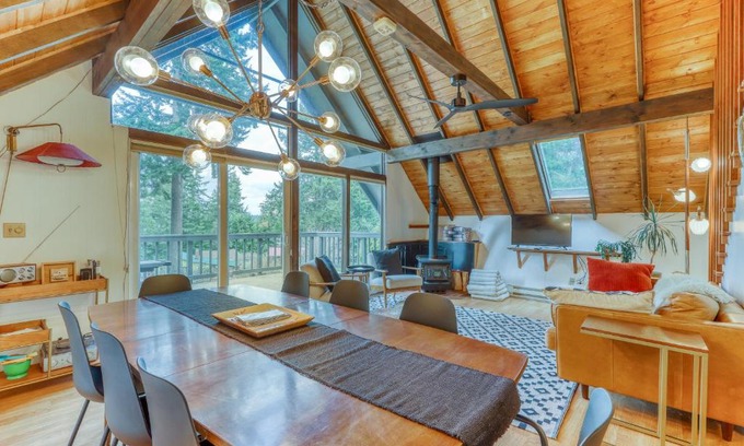 Freeland House | Discover Pirate's Landing: A Budget-Friendly Getaway