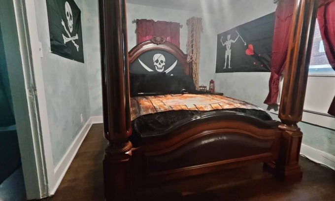 Fort Smith House | Adventure Awaits: Pirate Hotel with Hot Tub in Downtown