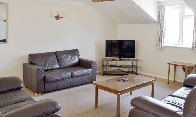 Hope-Cove Cottage | Family-Friendly 3-Bedroom Retreat in Hope Cove, Ocean Views
